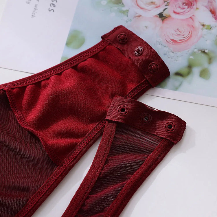 The thong clasps of the Emse body suit